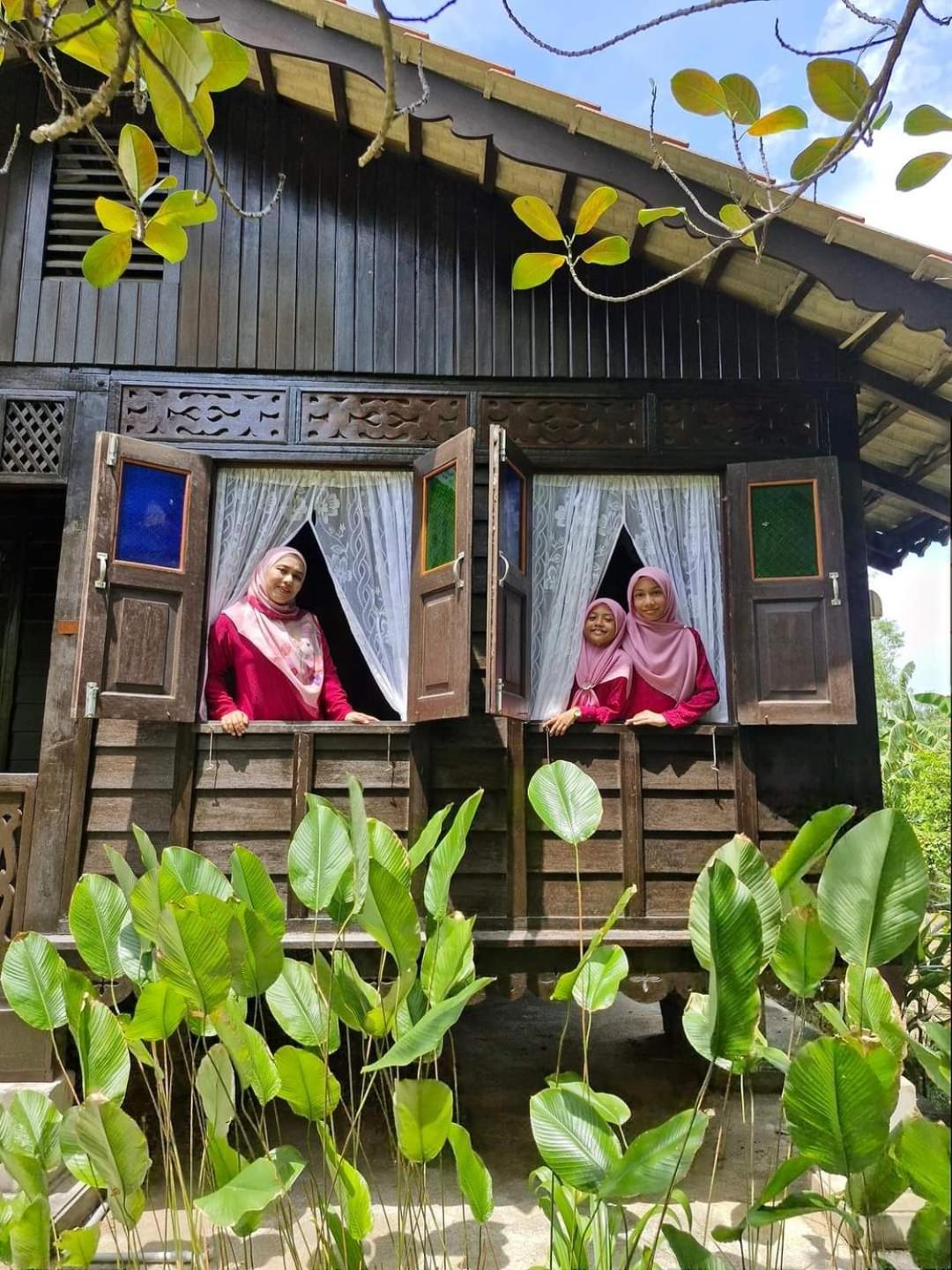 Kampung Tok Lembut Vacation Home Pantai Cenang  Exterior photo