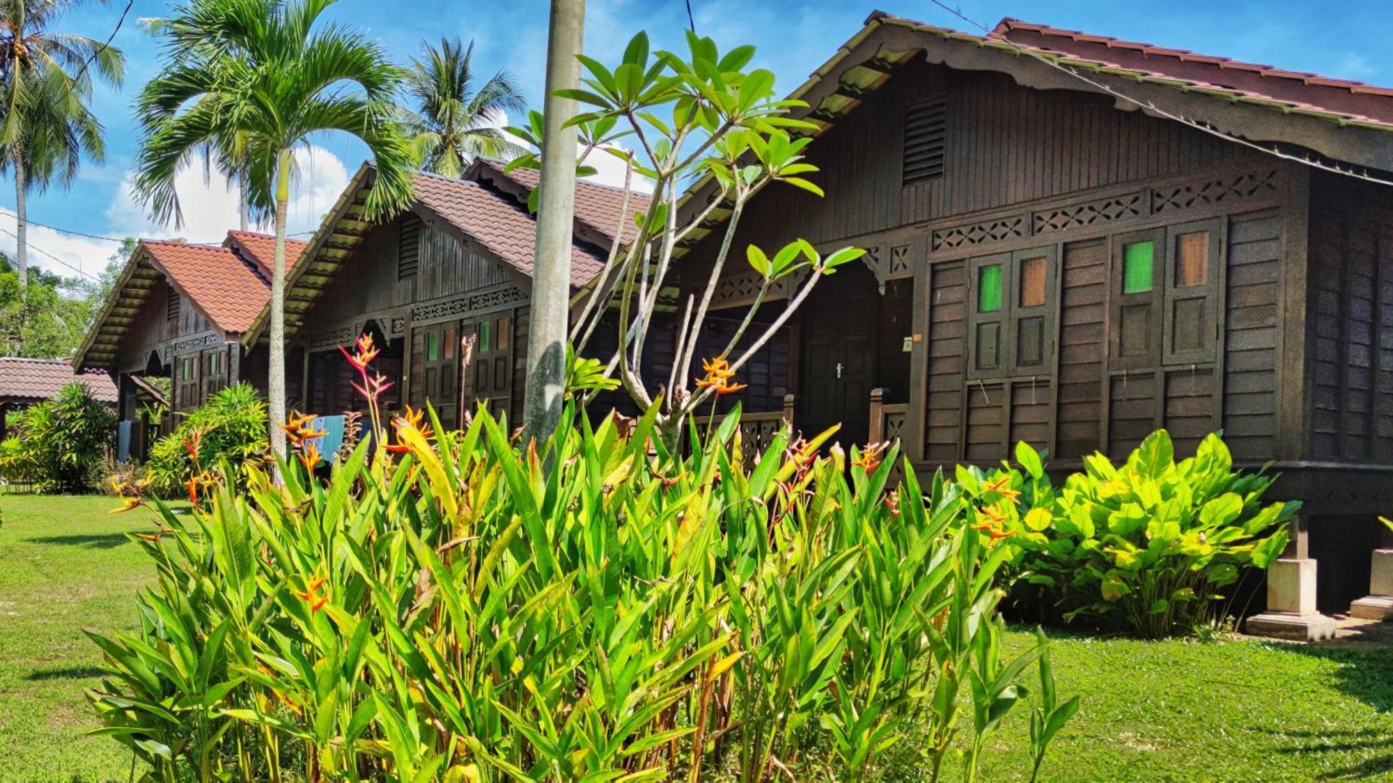 Kampung Tok Lembut Vacation Home Pantai Cenang  Exterior photo