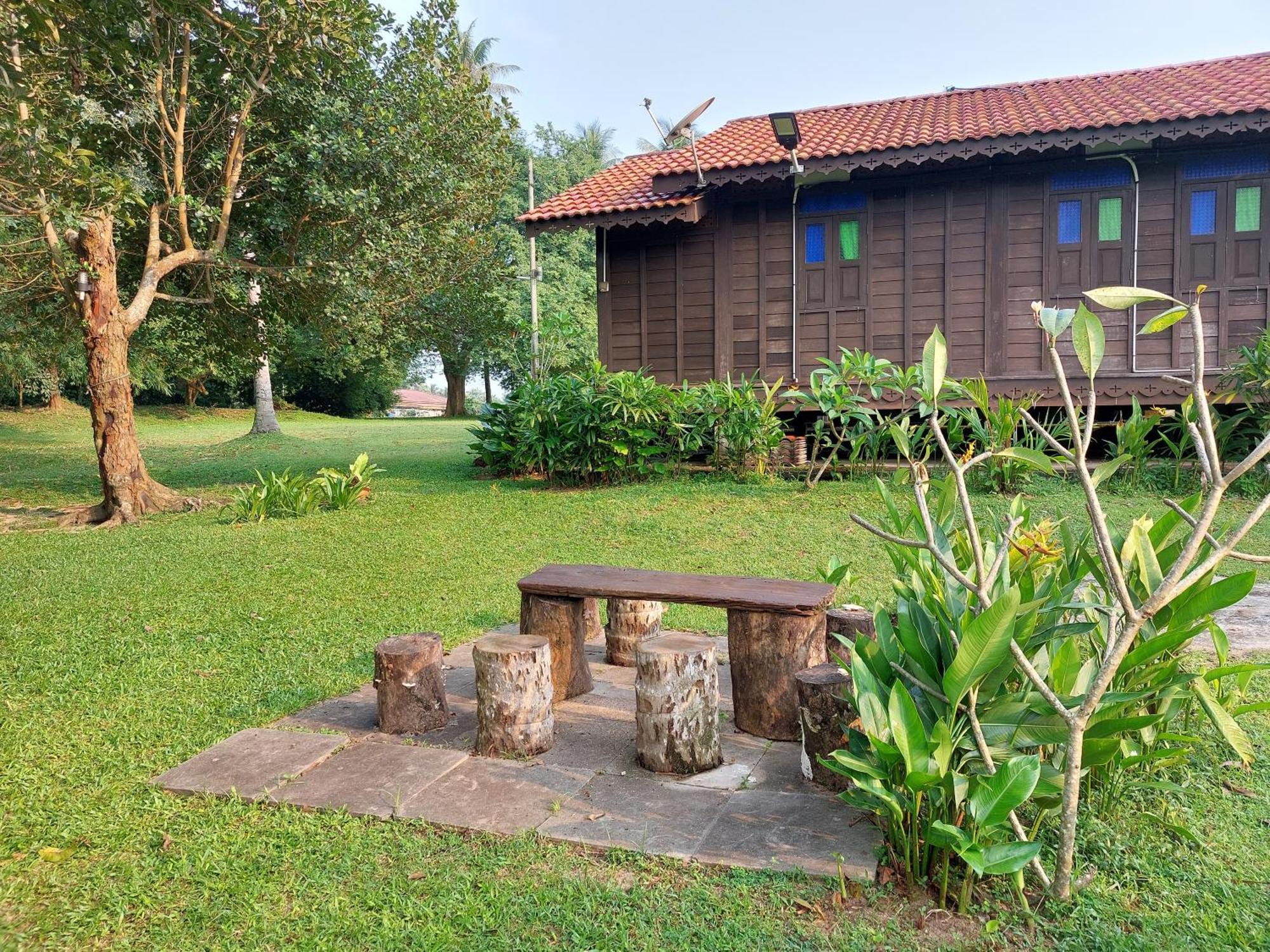 Kampung Tok Lembut Vacation Home Pantai Cenang  Exterior photo