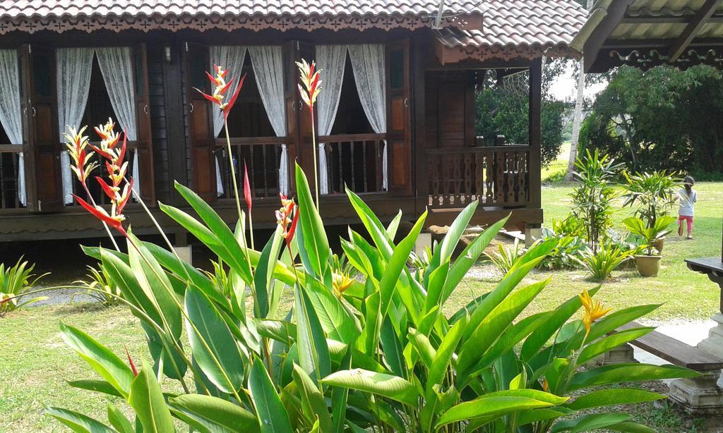 Kampung Tok Lembut Vacation Home Pantai Cenang  Exterior photo